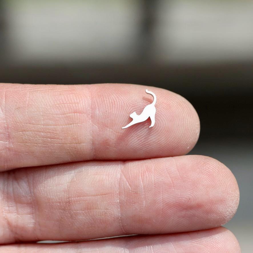 Stretching Cat Jewelry Charm in Sterling Silver or Brass - Jewelry Making Embellishment Components - Solder Accent Charm